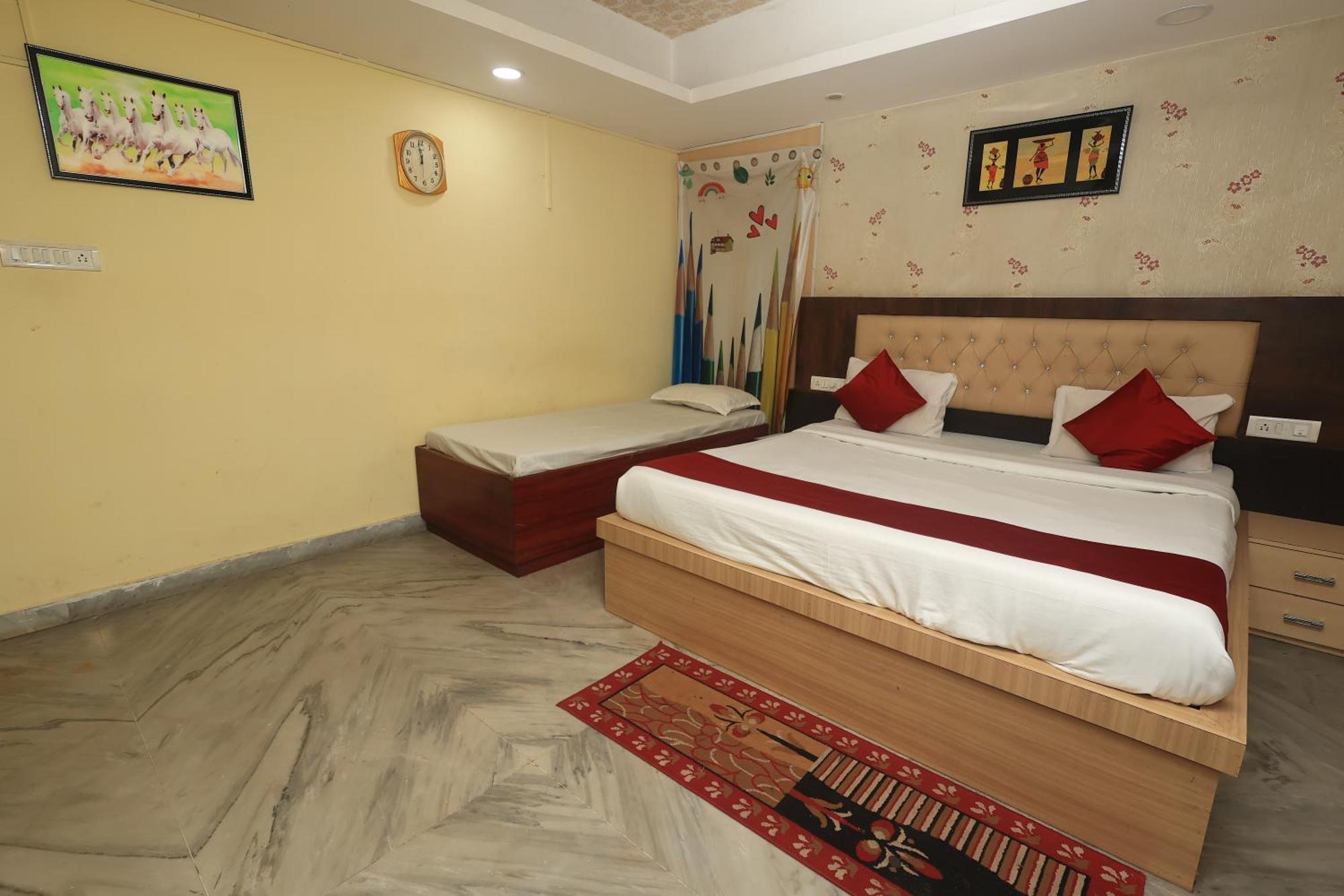 Hotel Space Setter Bhubaneswar Esterno foto