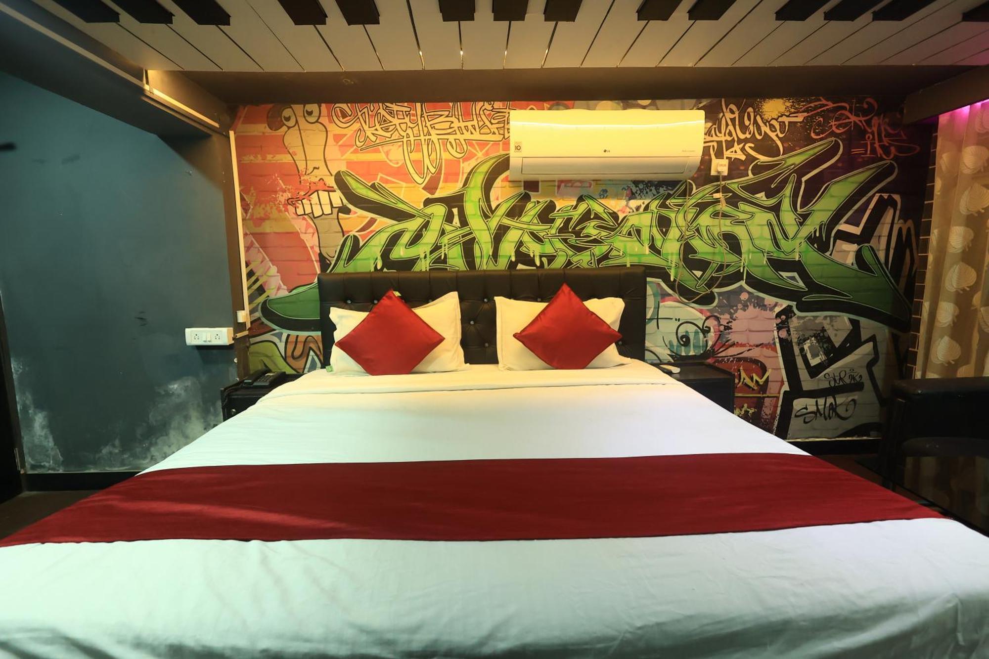 Hotel Space Setter Bhubaneswar Esterno foto